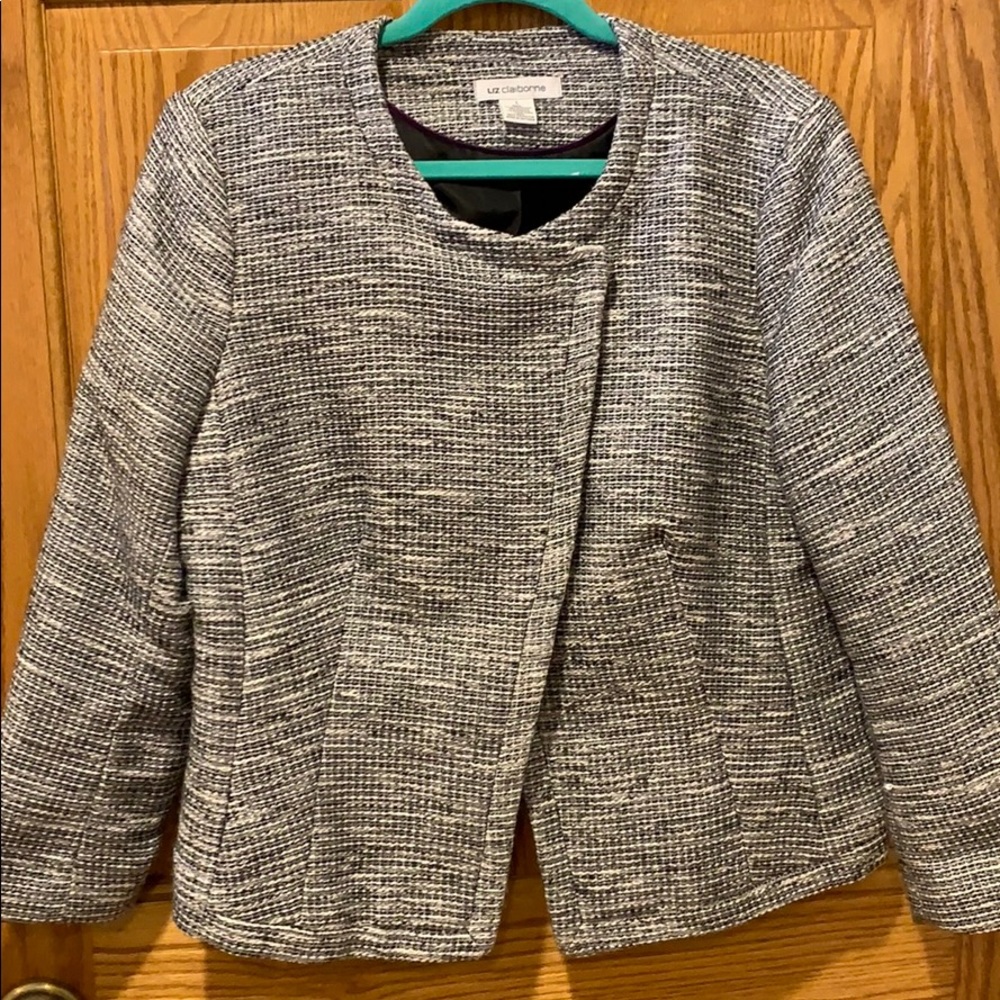 Cropped single snap blazer